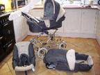 SILVER CROSS DELUXE PRAM i am selling a silver cross....